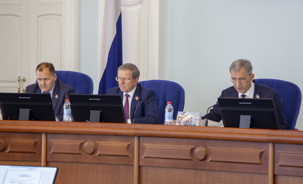 Принят закон о патриотическом воспитании в Омской области 