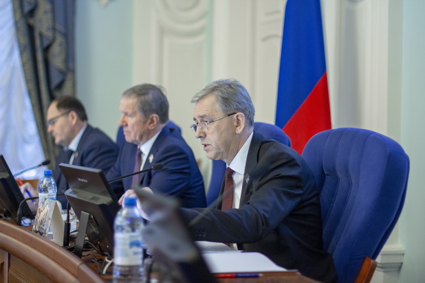 Принятые законы направлены на улучшение жилищных условий многодетных семей, укрепление и защиту здоровья жителей региона 