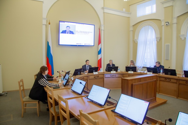 Обсуждается доступность объектов для инвалидов и обеспечение жильем медицинских работников