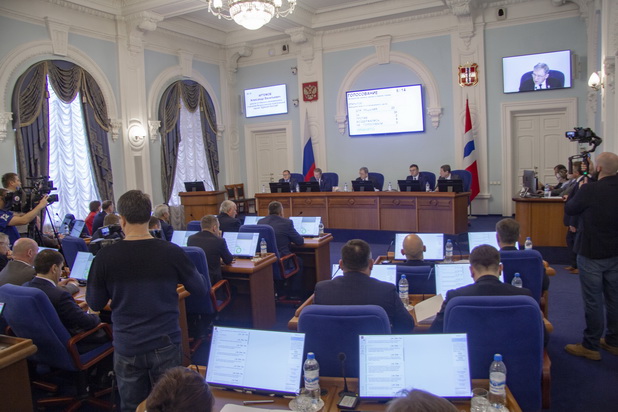 На повестке дня бюджет территориального фонда ОМС на 2026-2028 годы и улучшение жилищных условий многодетных семей