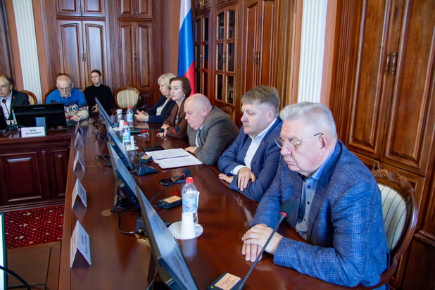 Профильный комитет ознакомился с основными показателями областного бюджета на 2026-2028 годы