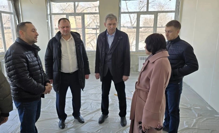 Александр Артемов с рабочей поездкой посетил Горьковский район